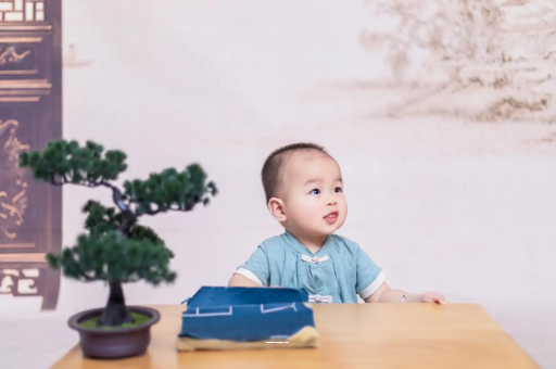 忻州怀孕肚子中间凹两边凸