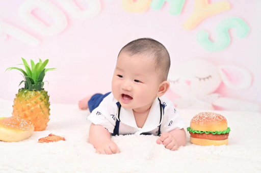 忻州宝宝在妈妈肚子里